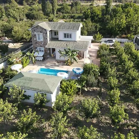 6 Persoons Met Privézwembad En Boomgaard Villa *