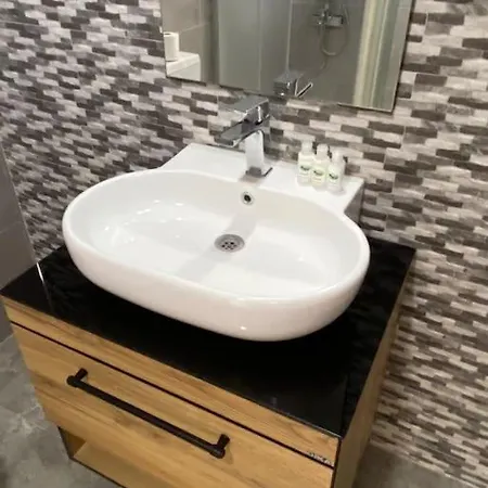 Villa 6 Persoons Met Privézwembad En Boomgaard *